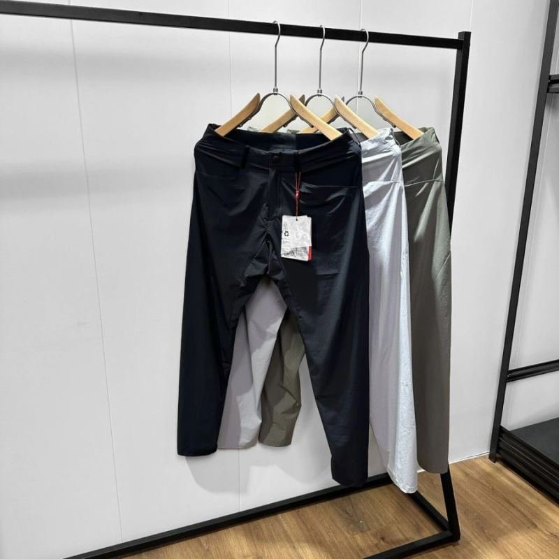 Men Straight Fit Tech Wear Pants Lightweight Quick Dry Water Repellent Stretch Nylon Trousers Wrinkle Free Business Office Casual City Walking Camping Travel Pants Multi Pockets